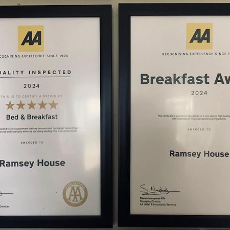 Ramsey House - Luxury Licensed B&B - Parking And Guest Lounge セント・デイビッズ エクステリア 写真