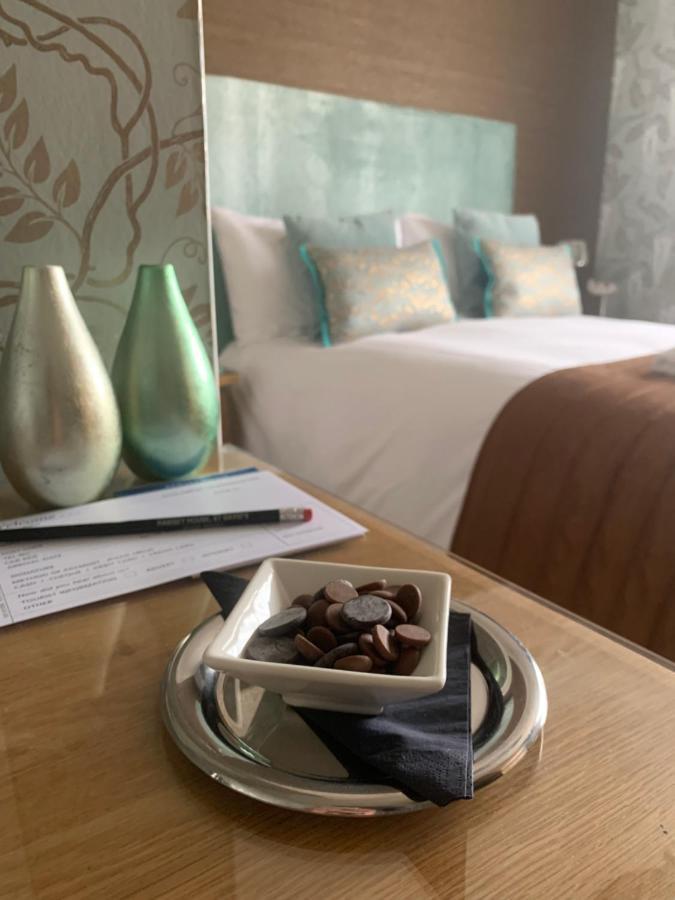 Ramsey House - Luxury Licensed B&B - Parking And Guest Lounge セント・デイビッズ エクステリア 写真