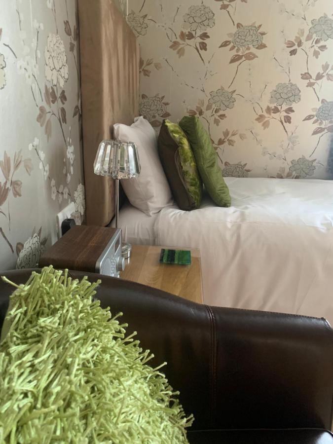 Ramsey House - Luxury Licensed B&B - Parking And Guest Lounge セント・デイビッズ エクステリア 写真
