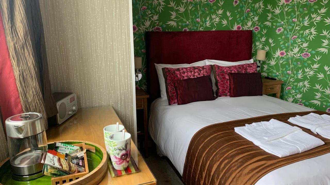 Ramsey House - Luxury Licensed B&B - Parking And Guest Lounge セント・デイビッズ エクステリア 写真