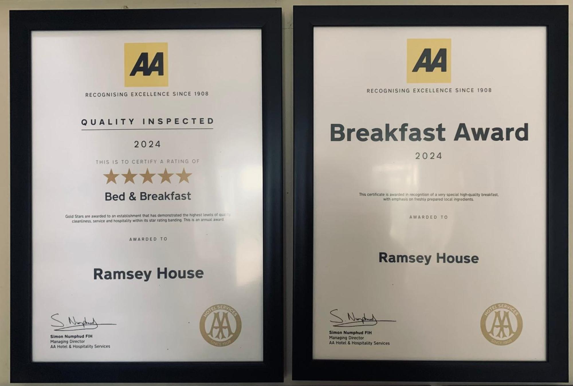 Ramsey House - Luxury Licensed B&B - Parking And Guest Lounge セント・デイビッズ エクステリア 写真